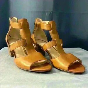 Clark’s Block Heel Sandal Size 9, NWOT!!